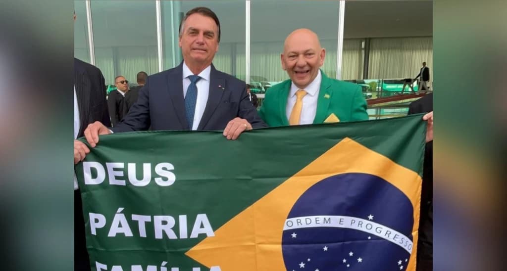 Hang comemora o 7 de setembro ao lado de Bolsonaro