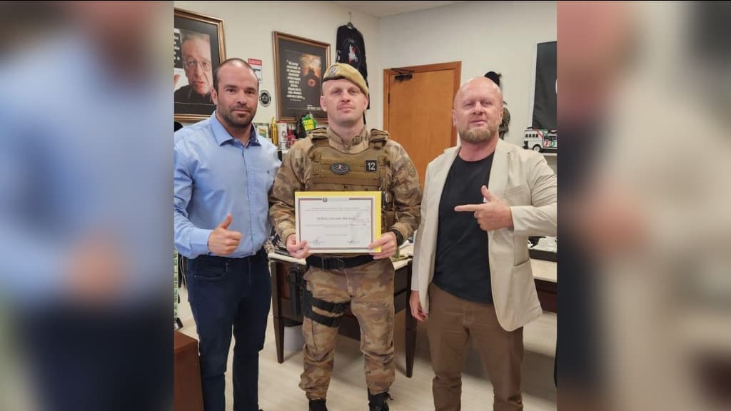 PM que matou bandido para salvar colega de farda recebe homenagem na Alesc do deputado Jessé Lopes