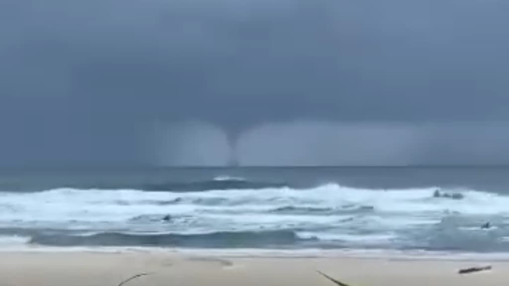 “Várias ao mesmo tempo”: Vórtice ciclónico forma trombas d”água no mar de Florianópolis
