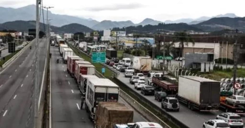 Santa Catarina segue com 80 bloqueios em rodovias