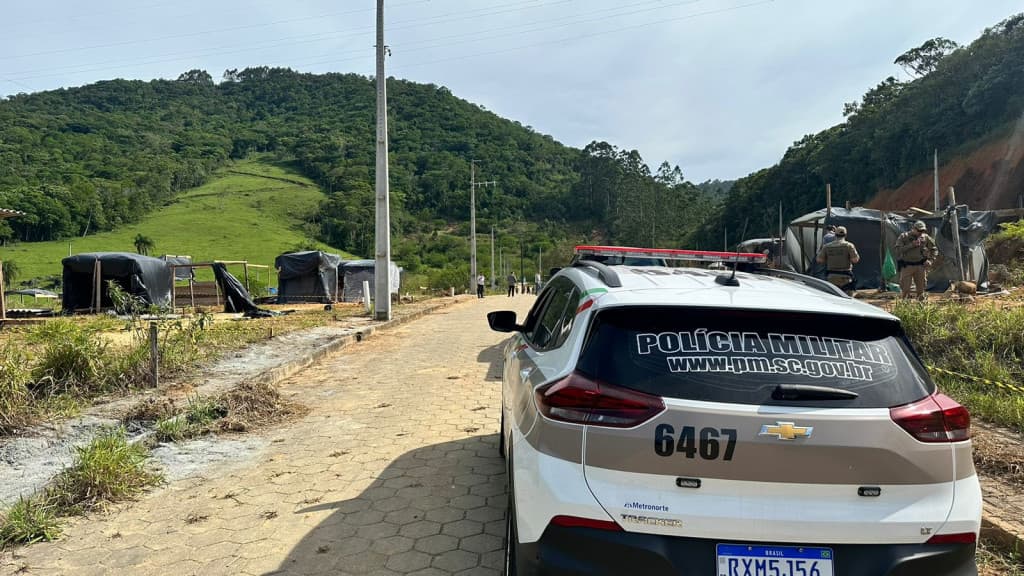 Polícia impede invasão de terras em Camboriú