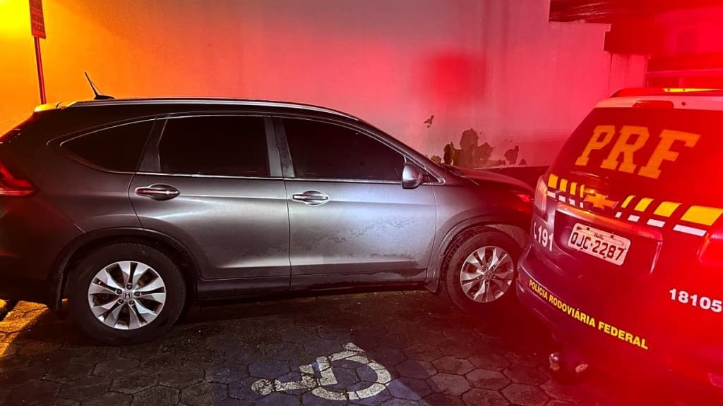 Homem é preso em Itapema por dirigir veículo furtado com crianças a bordo