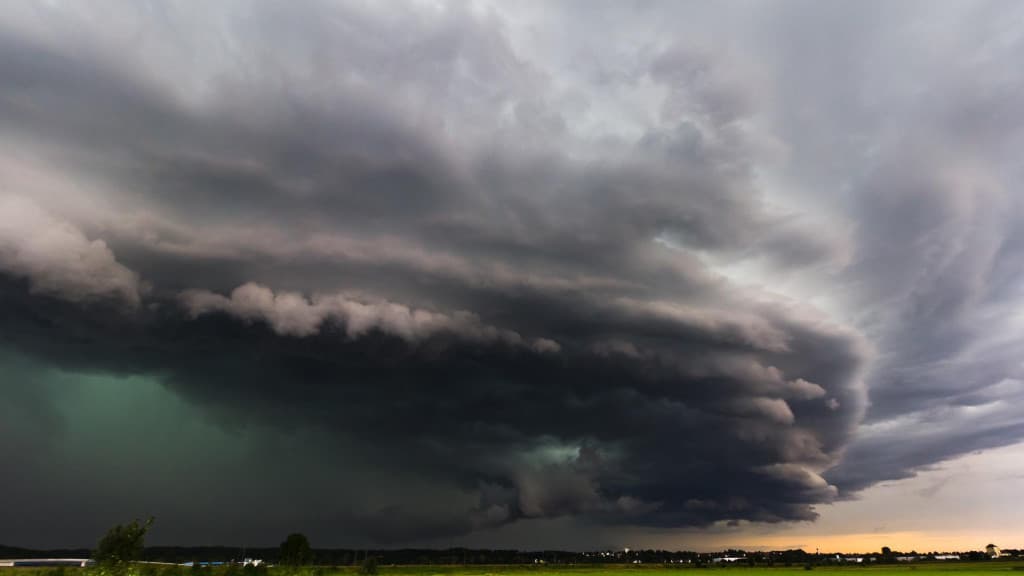 SC pode enfrentar ciclones mais intensos no próximo semestre, aponta meteorologia