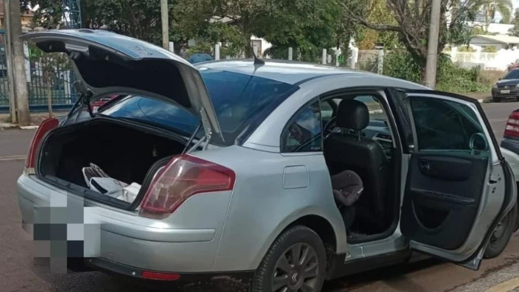 Carro com mais de R$ 23 mil em débitos atrasados é apreendido em SC