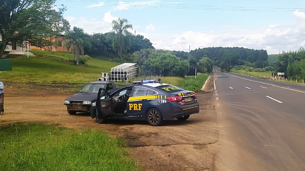 Idoso em fuga alucinante causa acidente na BR-282 em SC