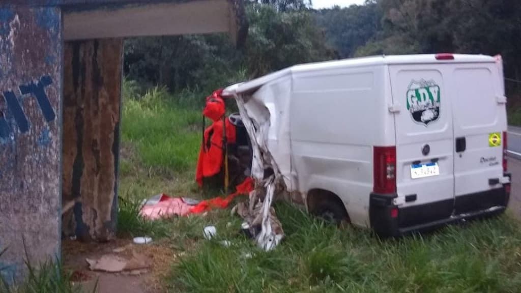 Grave acidente na BR-282, em SC, deixa homem  criança feridos