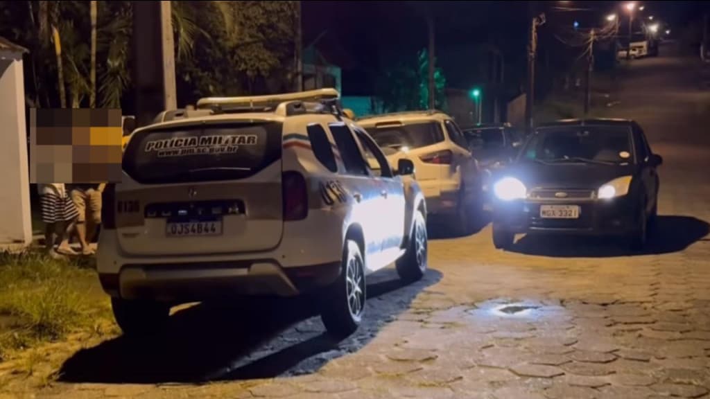 Mãe e filha passam por momentos de terror com criminosos durante assalto em residência