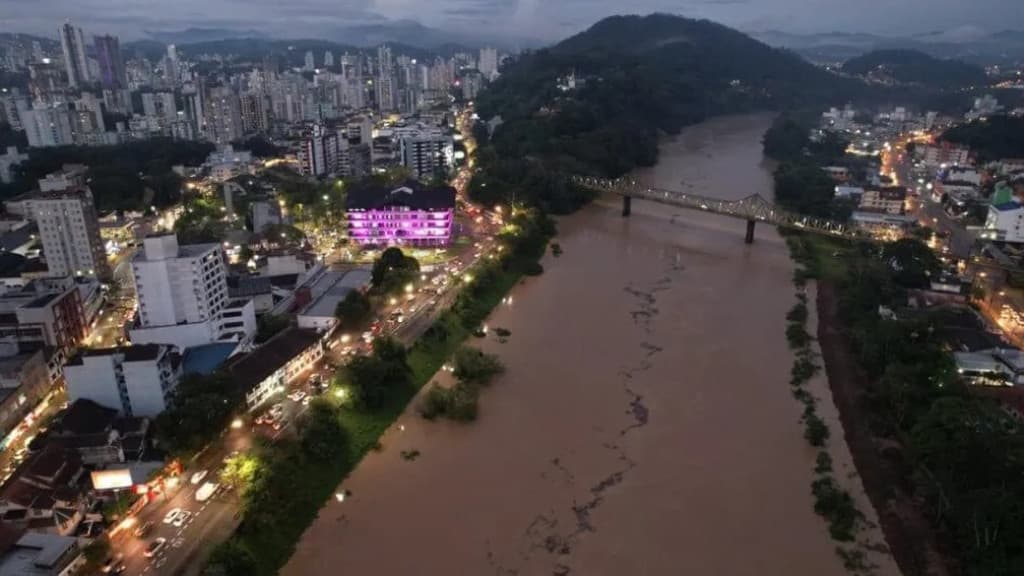 AGORA: Enchente suspende Oktoberfest mais uma vez