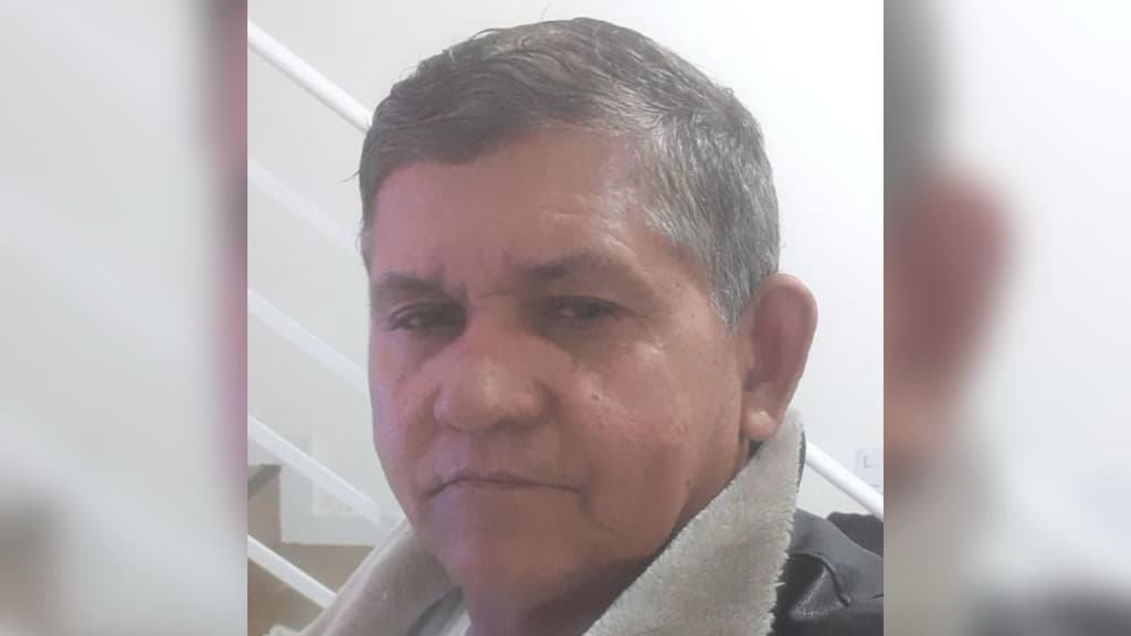 Idoso morre após colisão entre moto e caminhão, em Joinville