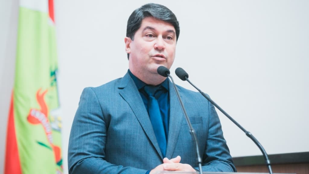 Deputado Emerson comemora convênio de R$ 6 milhões para avenida de Porto Belo