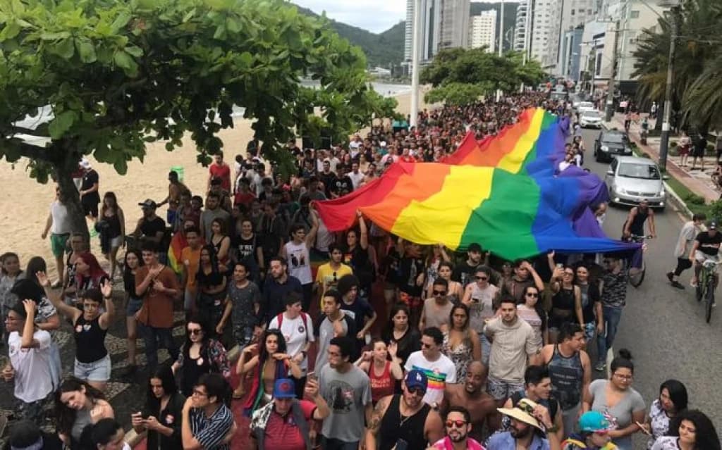 Balneário Camboriú recebe 8ª edição da Parada da Diversidade