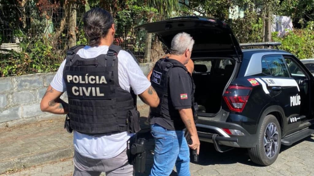 Filha e genro são presos após espancar idosa de 74 anos, em Bombinhas