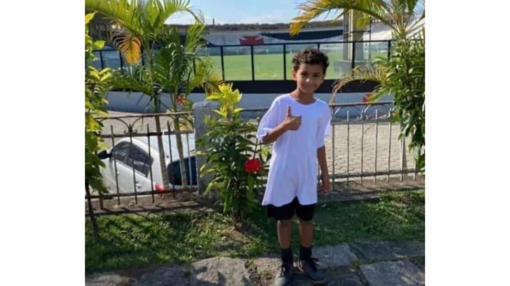 Garoto de 7 anos morre em acidente de carro após passar em teste de base no Vasco