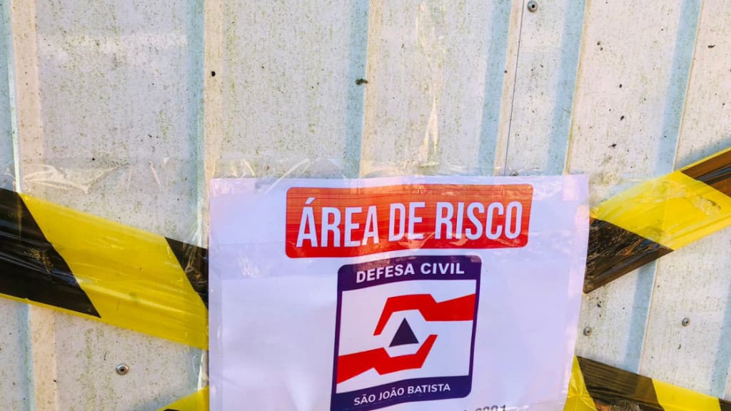 Cascata do Fernandes, em São João Batista, é interditada por tempo indeterminado pela Defesa Civil