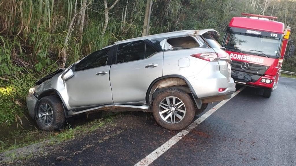 Idosa morre após saída de pista na rodovia SC-150