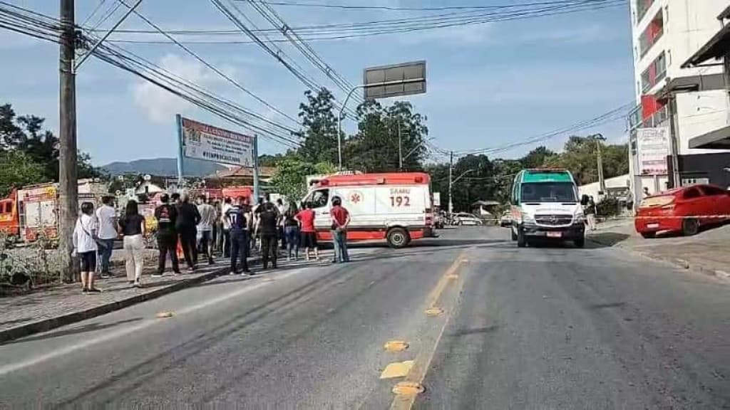 AGORA: Homem invade creche em Blumenau e mata crianças