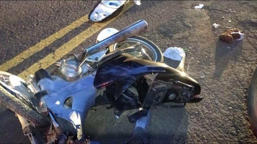 Mulher morre após grave acidente entre moto e carro na SC-305