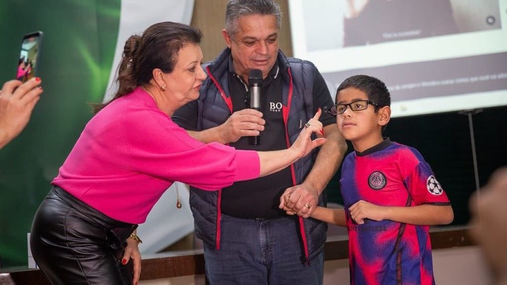 Estudantes de Chapecó terão acesso a dispositivos de visão artificial para melhorar a autonomia na escola