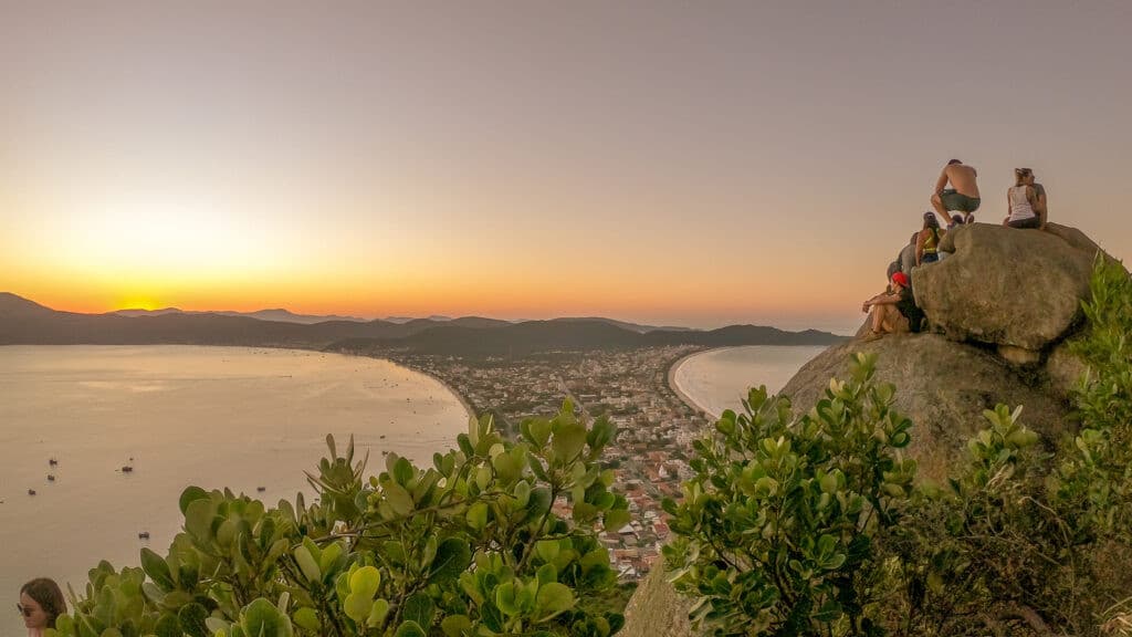 Feriado da Independência leva mais de 4 Mil turistas ao Morro do Macaco em Bombinhas