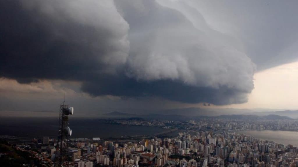 Temporais causam alerta em Santa Catarina
