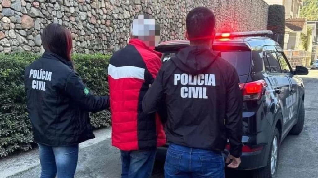 Avô é preso suspeito de abusar sexualmente de netas de 5 e 7 anos em SC