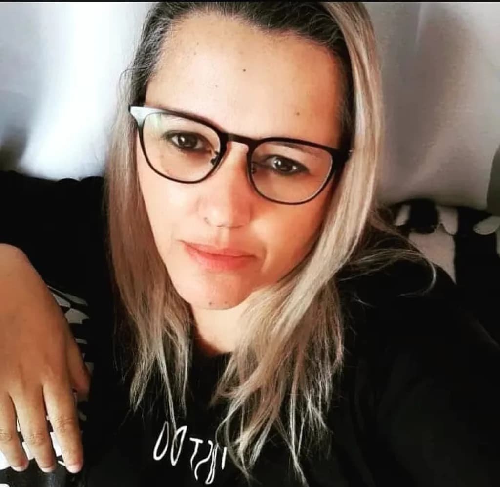 Mulher morre após ser agredida com marreta e facada em SC
