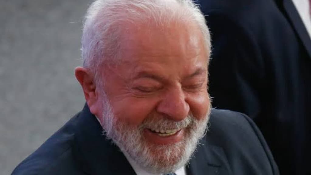Lula comemora um ano de sua eleição “a democracia venceu nas urnas e a vida melhorou”