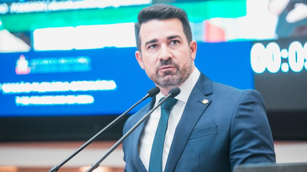 Ex-prefeito de São João Batista assume cargo de deputado estadual