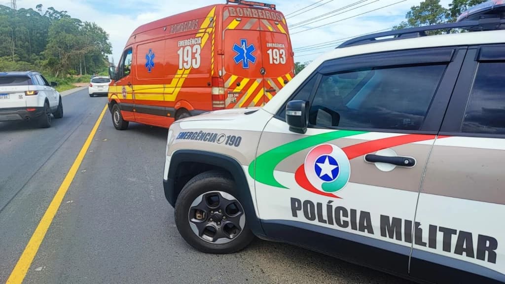 Motociclista morre ao tentar escapar de perseguição policial, em Canelinha
