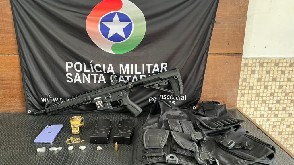 Confronto em Florianópolis termina em prisão de criminosos com fuzil