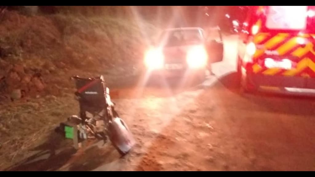 Cadeirante fica ferido após ser atropelado por veículo