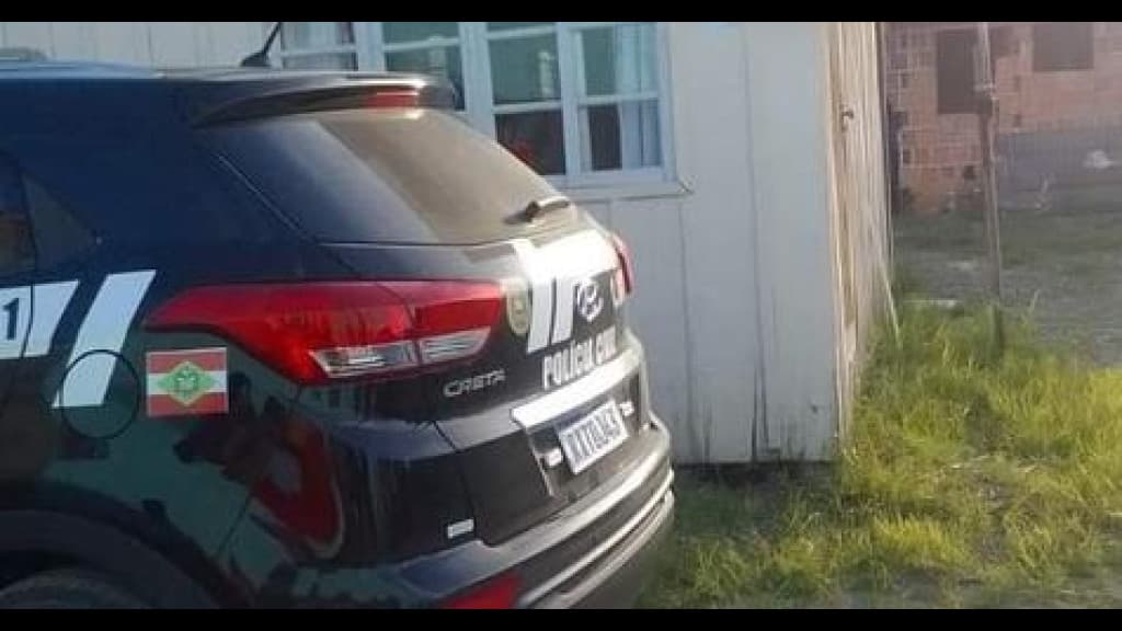 Duas mulheres e um cachorro são encontrados esquartejados e enterrados em SC