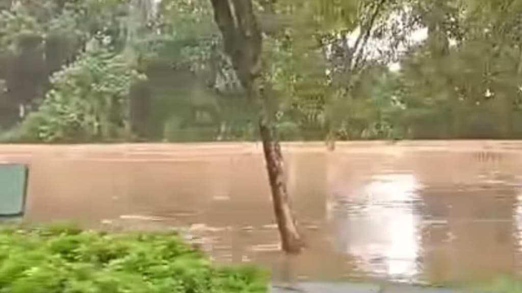 Chuvas intensas provocam alagamentos em Santo Amaro da Imperatriz