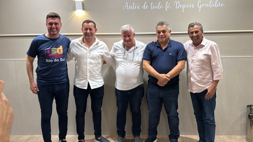 João Rodrigues abona filiação do vice-prefeito de Nova Trento ao PSD