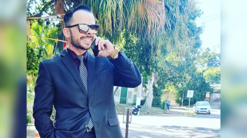 Viúva de advogado planeja assassinato como vingança por violência doméstica