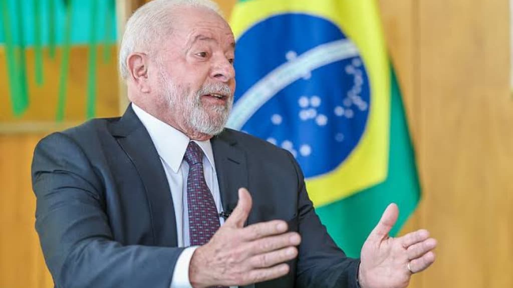 Lula diz que pais devem mandar filhos para a escola nesta quinta: “cachorro que late não morde”