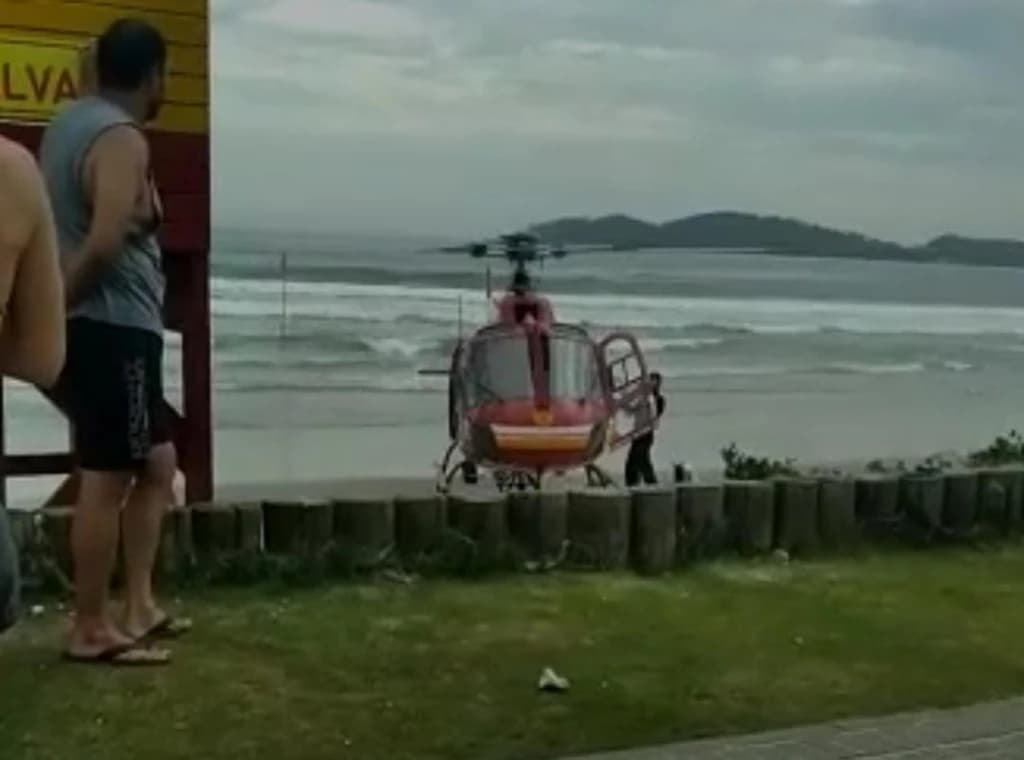 VÍDEO: Homem é resgatado em Bombinhas após sofrer parada cardíaca
