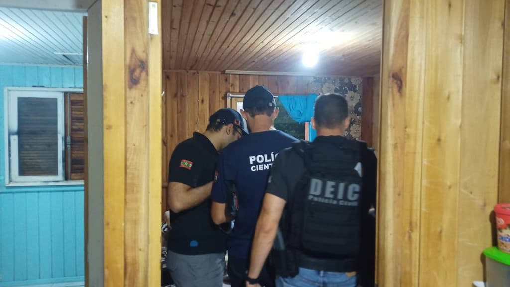 Homem é preso em flagrante por armazenar conteúdo pornô infantil