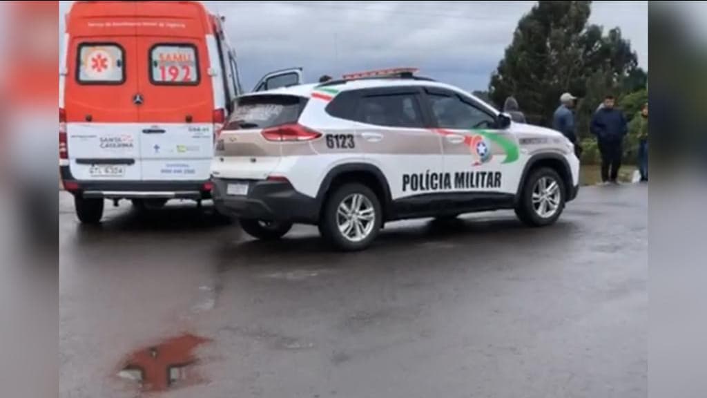 Criança de 7 anos desaparece após cair em rio enquanto brincava