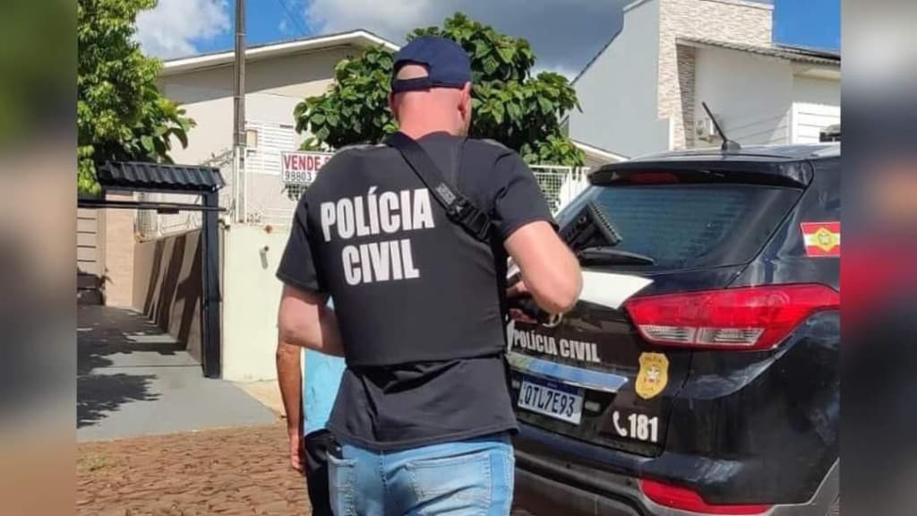 Idoso é preso após estuprar enteada com deficiência mental em SC