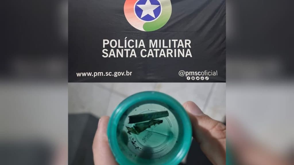 Maconha é encontrada dentro de escola com aluna de 15 anos
