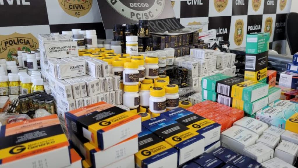 Polícia Civil descobre laboratório de anabolizantes em São José