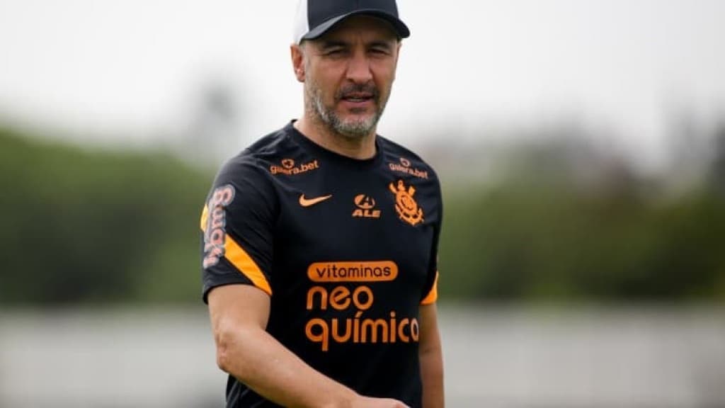 “Provocando” Vítor Pereira após craque do Corinthians perder para o Fluminense
