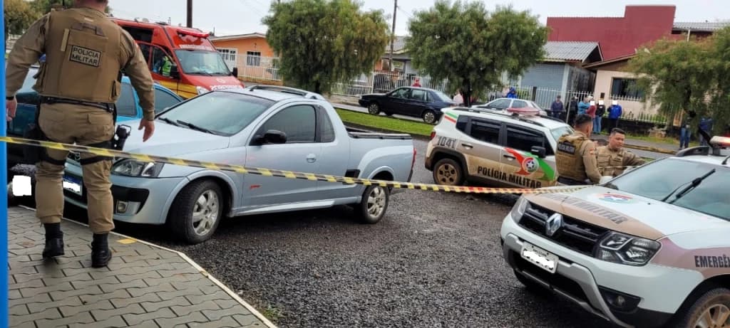 Homem morre ao ser baleado enquanto passeava com a esposa em SC