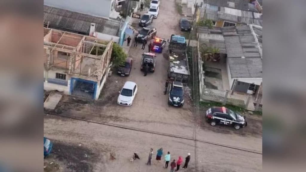 Ação da PCSC na Operação Gravata prende 12 pessoas, apreende drogas, armas e R$ 40 mil em espécie