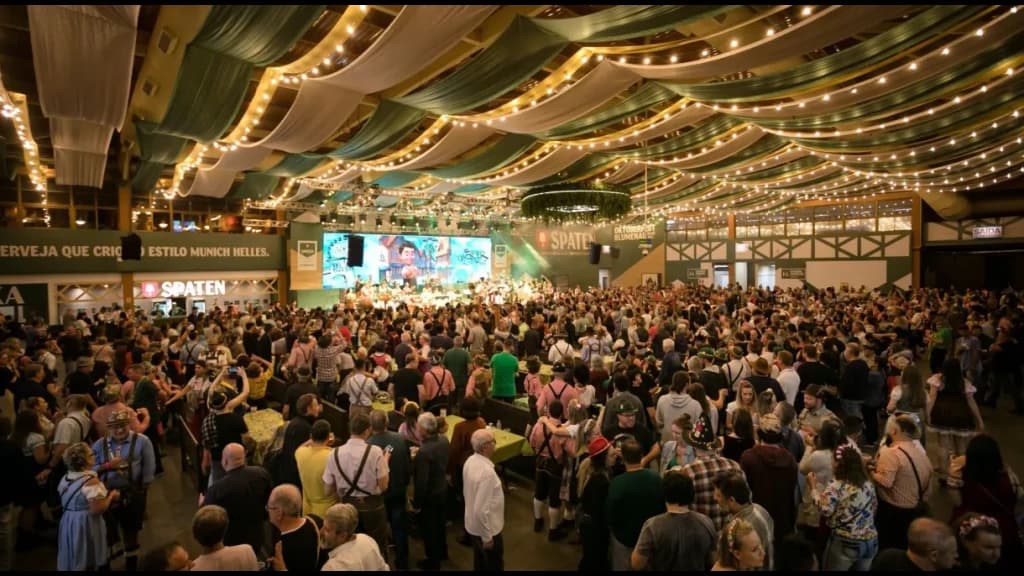 Oktoberfest retoma celebrações após fortes chuvas e paralizações do evento