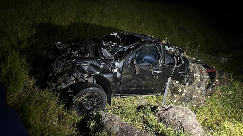 Motorista perde controle de veículo e morre após queda em ribanceira