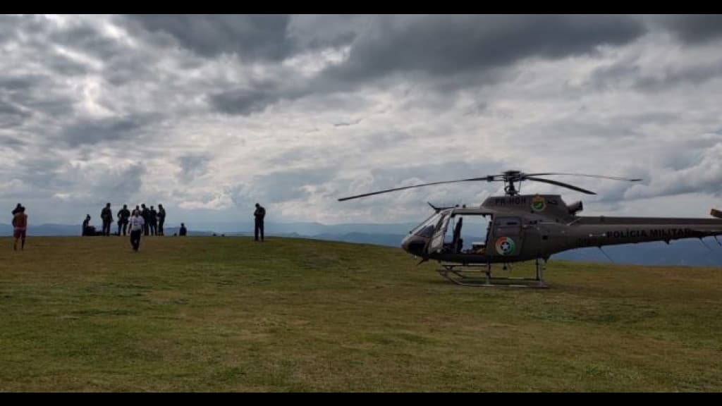 Homem morre após colisão entre parapentes em SC