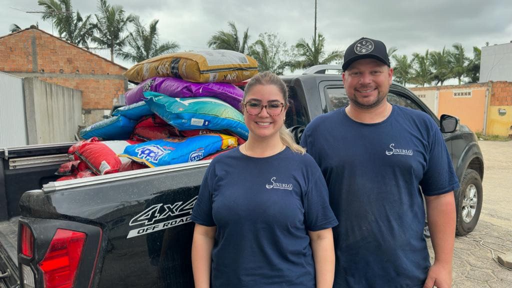Empresário de Tijucas doa 350 kg de ração para animais de rua