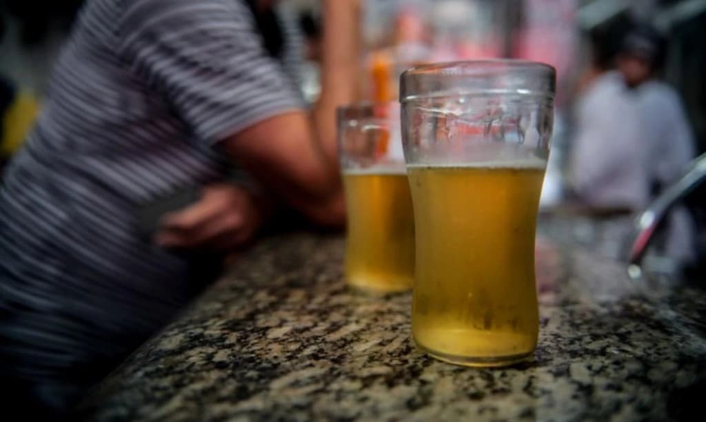 Preparem os bolsos: cerveja ficará mais cara